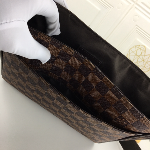 ルイヴィトンバッグ着用イメージ